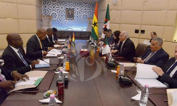 L'Algérie et le Ghana insistent sur le principe de solutions communes aux problèmes africains et de règlements négociés pour résoudre les conflits