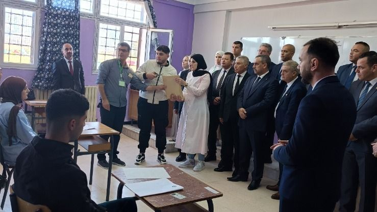 سعداوي يعطي من البويرة إشارة انطلاق امتحانات إثبات المستوى