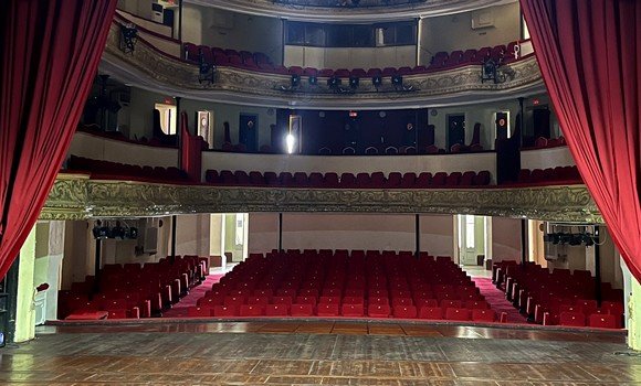 الأيام المسرحية الجامعية بوهران وعنابة بدءا من 19 مايو