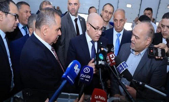 Le recours à des opérateurs publics pour l'importation de café et des bananes a assuré un approvisionnement régulier du marché