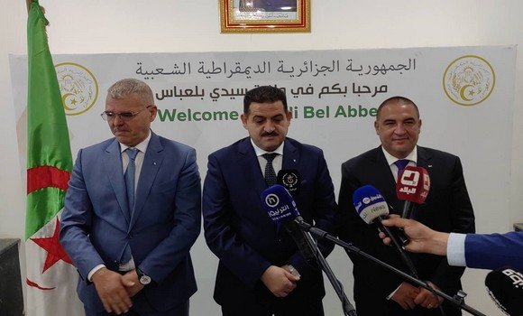 سيدي بلعباس: الشروع قريبا في تجسيد مشاريع مهيكلة لتحسين التزويد بالماء الشروب