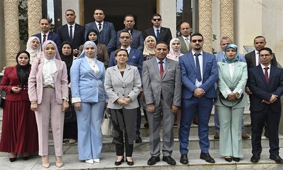 مجموعة من طلبة المدرسة العليا للقضاء في زيارة لوزارة العلاقات مع البرلمان