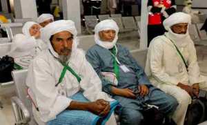 مغادرة أول فوج من الحجاج مطار أدرار نحو البقاع المقدسة