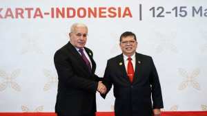 رئيس المجلس الشعبي الوطني يجري محادثات مع نظيره الماليزي بجاكرتا