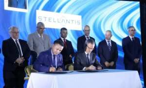Automobile: Stellantis El Djazaïr signe 4 accords avec des fournisseurs locaux de composants