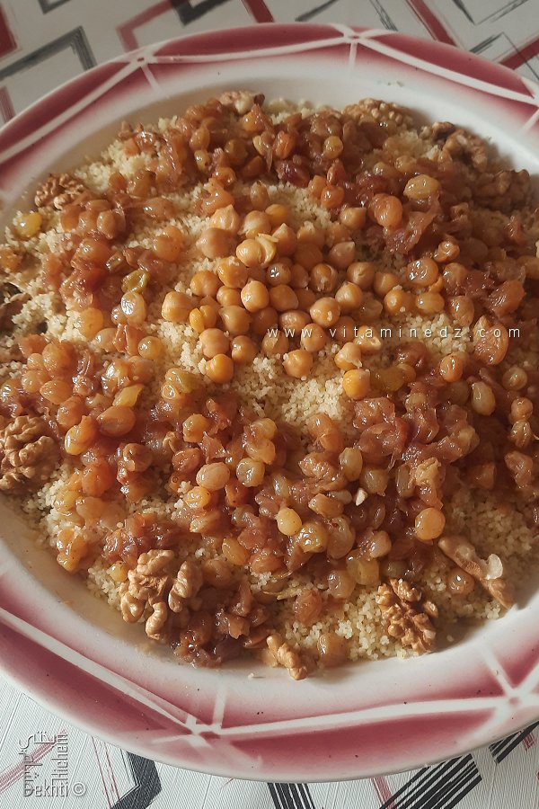 Medfoun au poulet et raisins secs