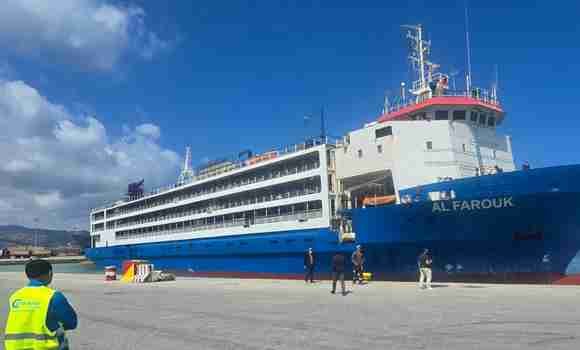 الشلف: وصول باخرة ثالثة محملة بقرابة 12 ألف رأس من المواشي إلى ميناء تنس قادمة من إسبانيا