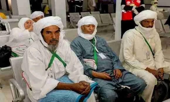 مغادرة أول فوج من الحجاج من مطار أدرار نحو البقاع المقدسة