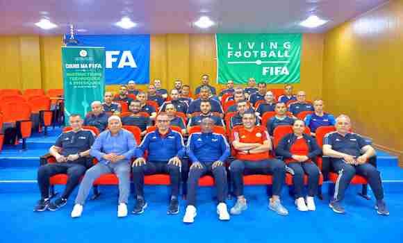 Foot/DTN : 34 instructeurs techniques et physiques de l'arbitrage prennent part au séminaire FIFA MA à Tipaza