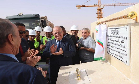 ورقلة: شرفة يضع حجر الأساس لمشروع إنجاز صومعة لتخزين الحبوب بطاقة 1 مليون قنطار ببلدية حاسي بن عبد الله