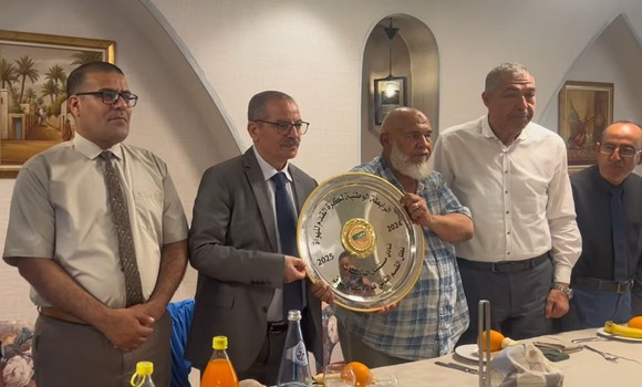 Ligue 2 football (Centre-Est): Le président de la LNFA remet le bouclier de champion au MB Rouissat