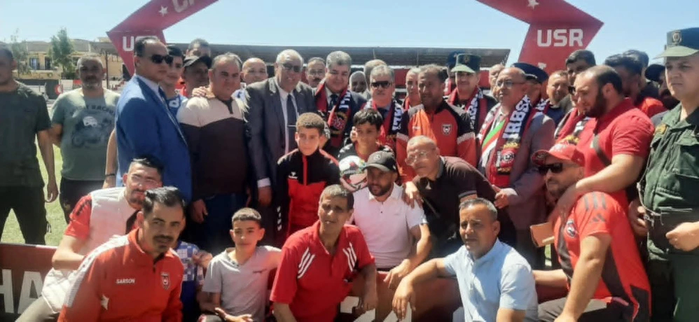 والي غليزان،يشارك البطل اتحاد سيدي أمحمد بن علي فرحتهم