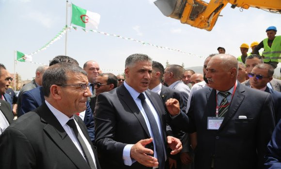 Belaribi annonce la prolongation des délais d'ouverture de la plateforme de téléchargement des documents des inscrits au programme AADL3