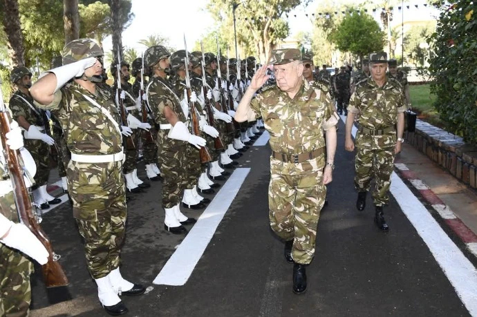 الفريق أول شنقريحة في زيارة عمل وتفقد إلى الناحية العسكرية الثانية بوهران