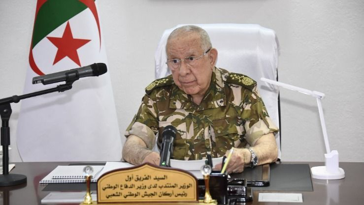 الفريق أول شنقريحة يواصل زيارته إلى وهران