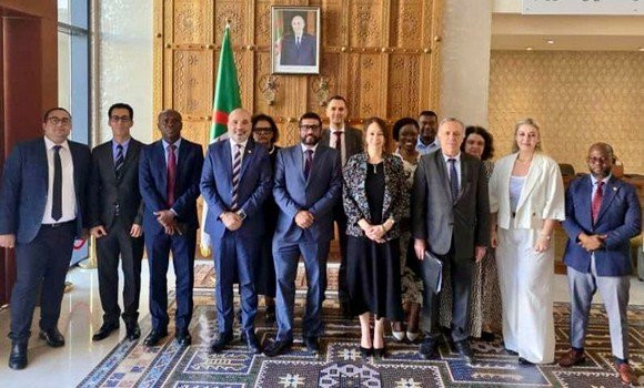 Mansouri reçoit une délégation de haut niveau dans le cadre des préparatifs de l'organisation de la 4e édition de l'IATF