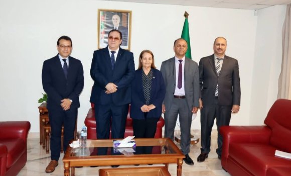 وزير الاتصال يستقبل وفدا عن الأكاديمية الجزائرية للعلوم والتكنولوجيات