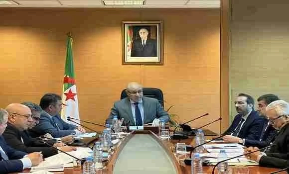 مشروبات: الإطار التنظيمي الجديد محور اجتماع تنسيقي بوزارة التجارة الداخلية