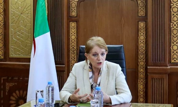 Tourisme: séance de travail pour évaluer la stratégie de numérisation des services dans le secteur