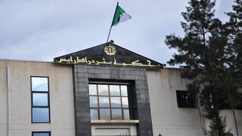 فتح تحقيق في إقدام مواطن على إضرام النار في جسده بالعاصمة - الشعب أونلاين