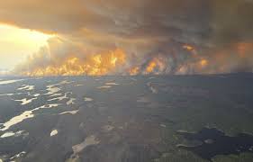 Planète (Canada/Amérique du Nord) - De nouvelles évacuations alors que les feux de forêt font rage au Manitoba