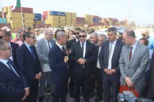 جيجل: تشكيل فريق عمل لمتابعة العمليات التجارية وأشغال نهائي الحاويات بميناء جن جن