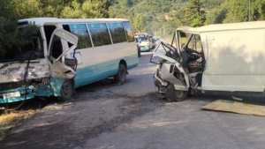 إصابة 9 أشخاص في حادث إصطدام بين سيارة وحافلة بجيجل