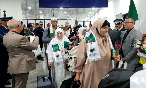 Retour du premier groupe de pèlerins algériens au pays
