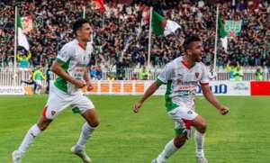 Ligue 1 Mobilis: le MCA à un pas d'un 9e sacre, la JSK conforte sa place de dauphin