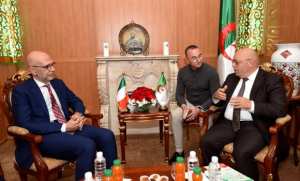 Rebiga reçoit l'ambassadeur de la République italienne en Algérie