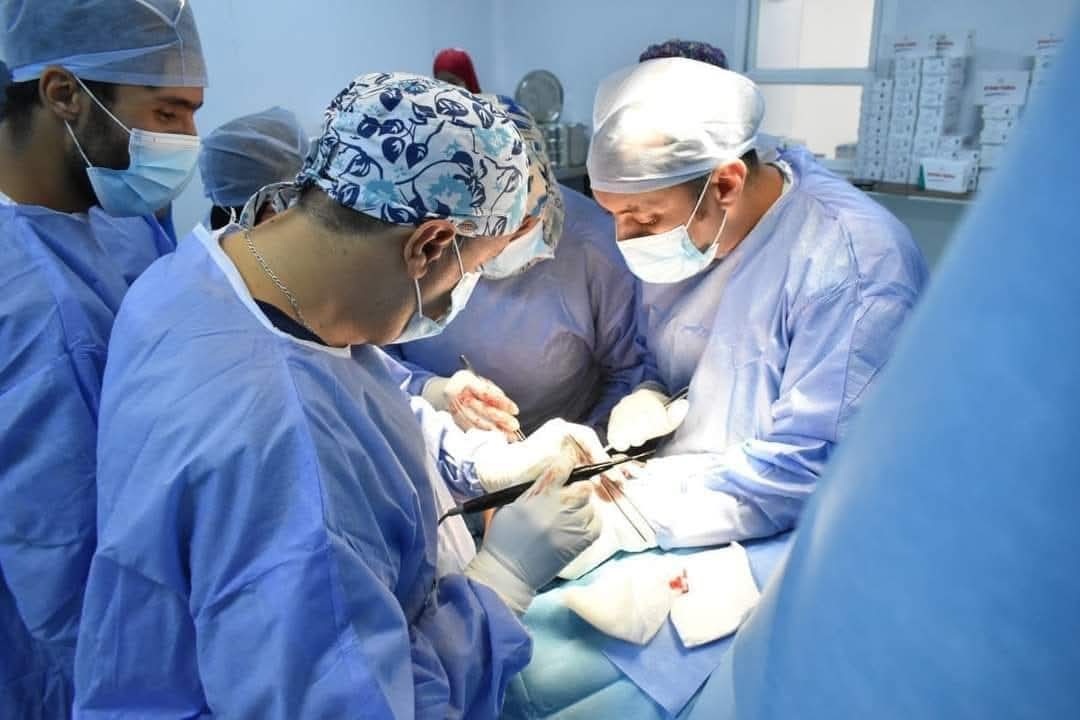عملية جراحية معقدة لطفلة من إيليزي بمستشفى العلمة - الشعب أونلاين