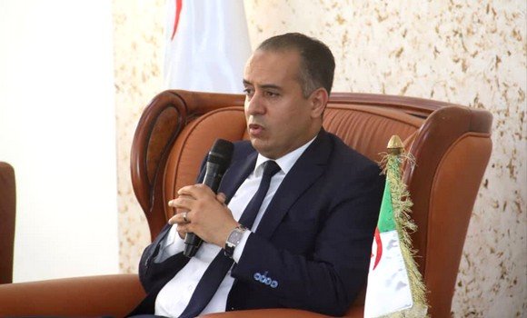 صادي يكشف عن تسجيل مشروع لإنجاز مدرسة جهوية لكرة القدم بجيجل