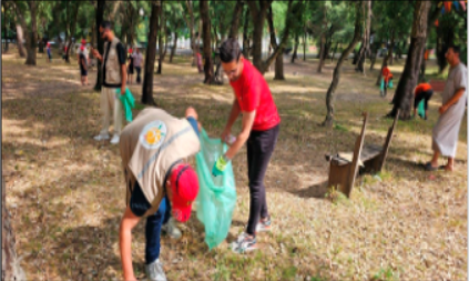 Ooredoo organise une opération  de nettoyage de forêt à Jijel
