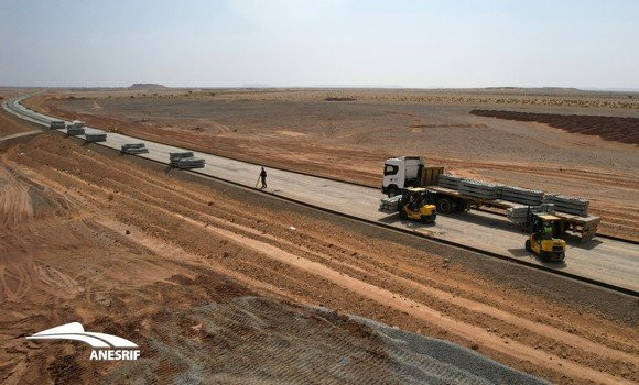 Bechar: les travaux du 2e tronçon de la section ferroviaire Abadla -Hamaguir bien avancés