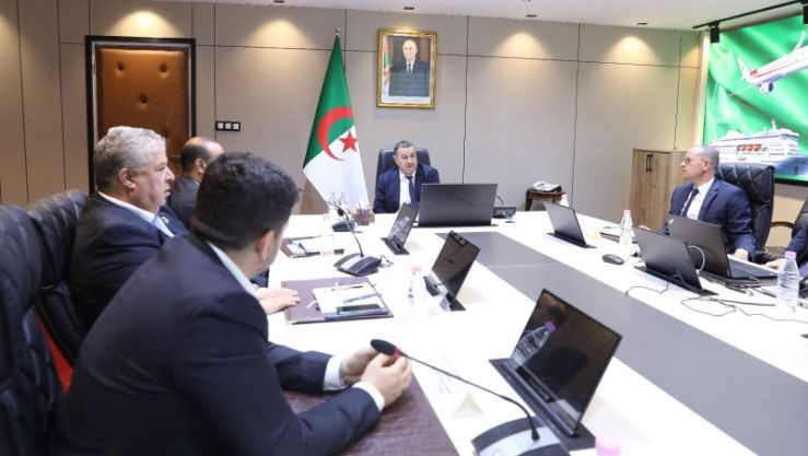 وزير النقل يبحث مشروع توسعة وتهيئة ميناء مستغانم مع مجمع 