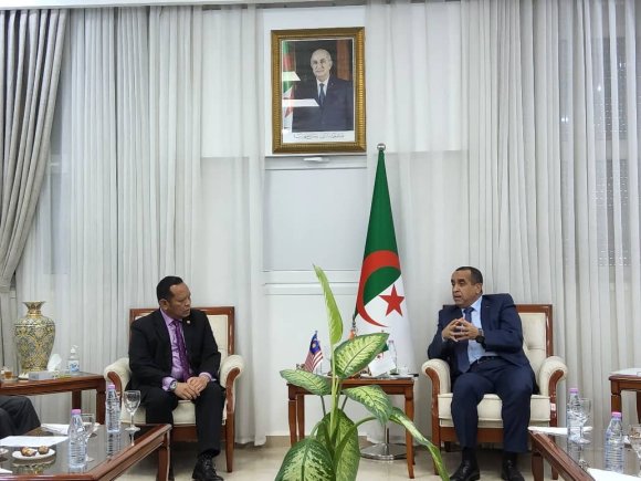 الجزائر/ماليزيا: مجمع سونلغاز يبدي استعداده لتلبية الاحتياجات الطاقوية لمجمع ليون