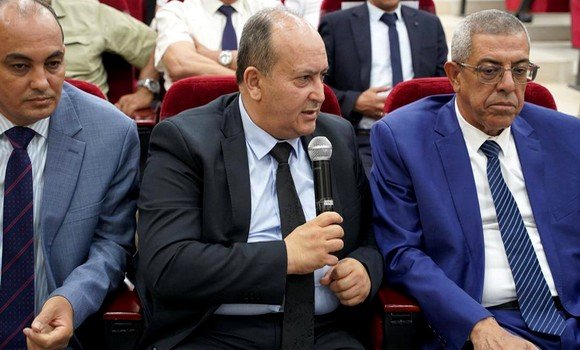 المسيلة: الانتهاء عما قريب من إعداد دفاتر الشروط الخاصة بتنظيم نشاط تصنيع الهواتف النقالة و الآلات الكهرومنزلية