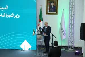 Enseignement supérieur: Zitouni souligne l'importance des partenariats avec l'environnement des affaires pour le recrutement des diplômés