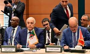 Attaf prend part aux travaux de la session extraordinaire du Conseil de la Ligue des Etats arabes au niveau ministériel