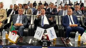 وزير النقل يدعم النقل الحضري والشبه الحضري بمستغانم ويثمن تجربة  سيترام  كنموذج ناجح للنقل النظيف