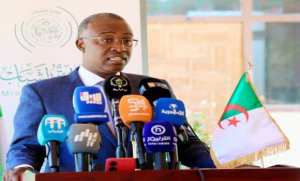 Hidaoui préside le lancement de sessions de formation au profit des gestionnaires des établissements de jeunes