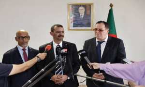 Meziane reçoit le ministre mauritanien de la Culture, des Arts, de la Communication et des Relations avec le Parlement