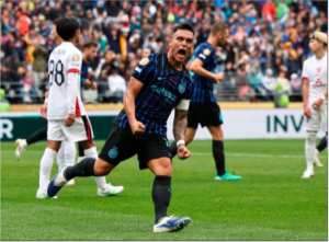 Poussive, l'Inter Milan finit par renverser Urawa