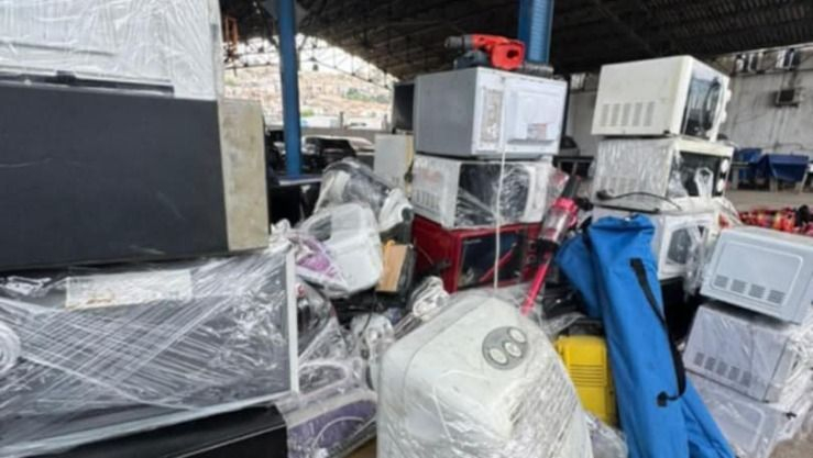 حجز كميات كبيرة من البضائع والسلع ذات الطابع التجاري بميناء سكيكدة