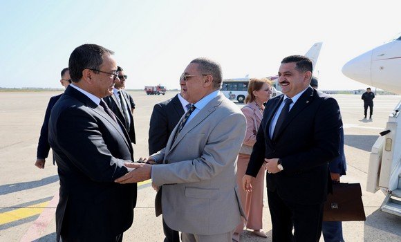 مراد يشرع في زيارة إلى عنابة رفقة وفد وزاري للإشراف على الافتتاح الرسمي لموسم الاصطياف