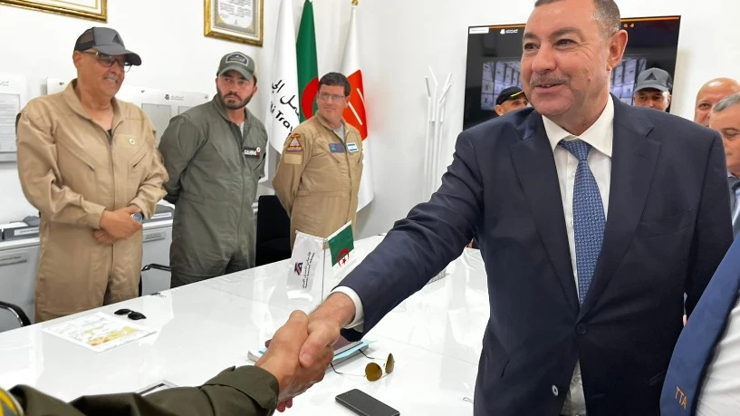 وزير النقل يعاين مطار صيادة في ختام الزيارة الى ولاية مستغانم