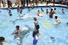 Algérie (Mascara) -  Deux piscines ouvertes en juillet