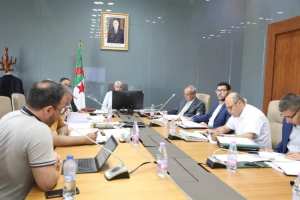 والي وهران يترأس اجتماع مجلس إدارة الوكالة الولائية للتسيير والتنظيم العقاريين الحضريين