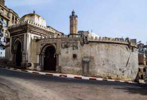 Algérie (Oran) - Palais du Bey: Le «Donjon rouge» intégré aux travaux de restauration