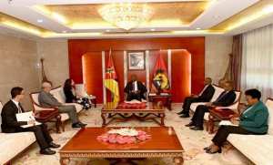 Chargée par le président de la République, Mansouri prend part aux festivités officielles célébrant le 50e anniversaire de l'indépendance de la République du Mozambique